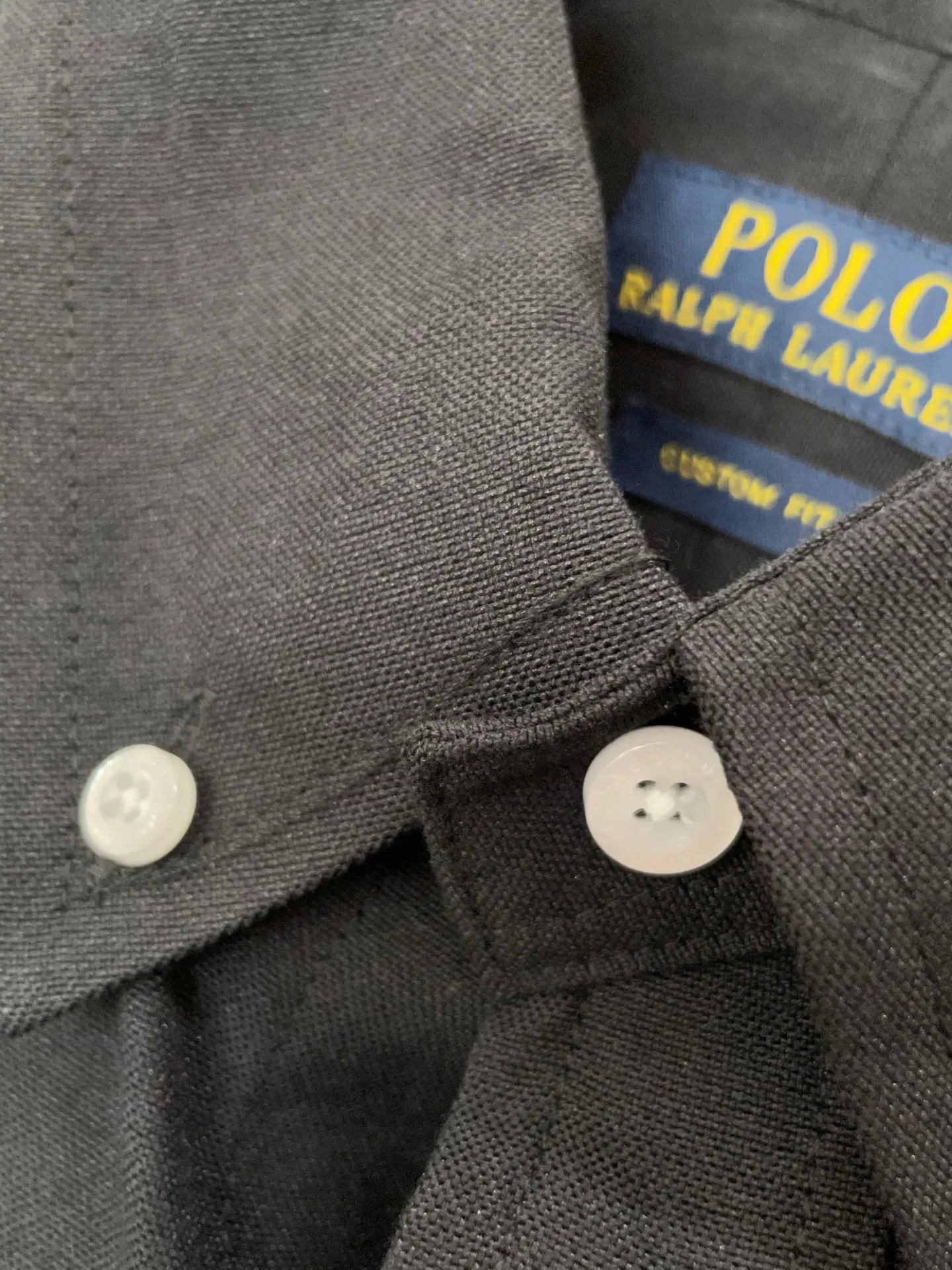 P220 🌸🌸🌸 POLO Ralph Lauren [High Quality] Classic shirt! The classic casual shirt made of pure cotton Oxford cloth has a unique design. It has a simple, clean and classic silhouette design. It is a versatile style that can be switched at will. The fabric feels soft and delicate, highly breathable, and is close to the skin and comfortable to wear. It can be worn alone as an inner layer. Its versatile performance is beyond your imagination! The upper body of the ready-to-wear is simple and classic yet elegant! Size:M-XXL